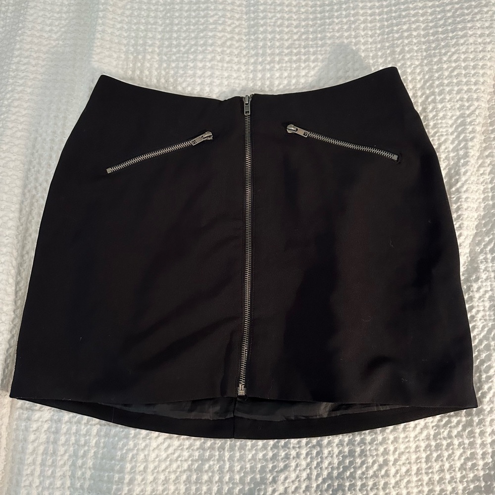 ❤️Forever 21 Black Zipper Skirt
